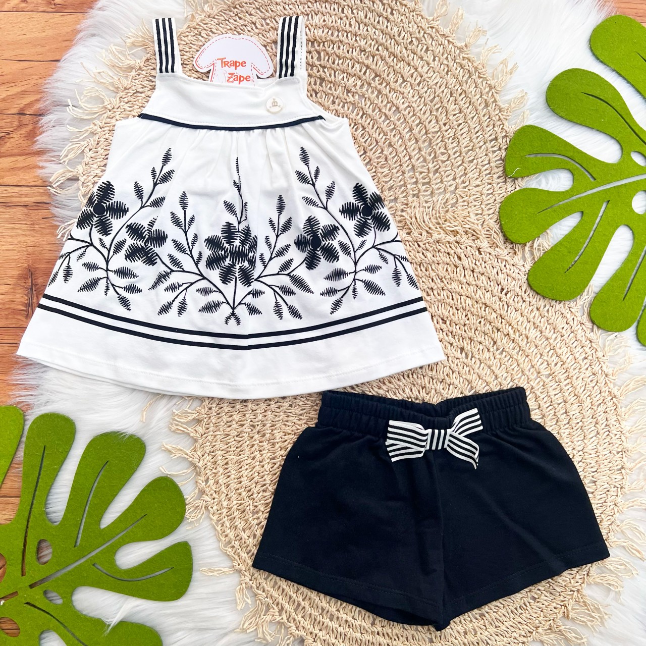 Conj. Batinha Flores e Short com Lacinho - Preto e Off White